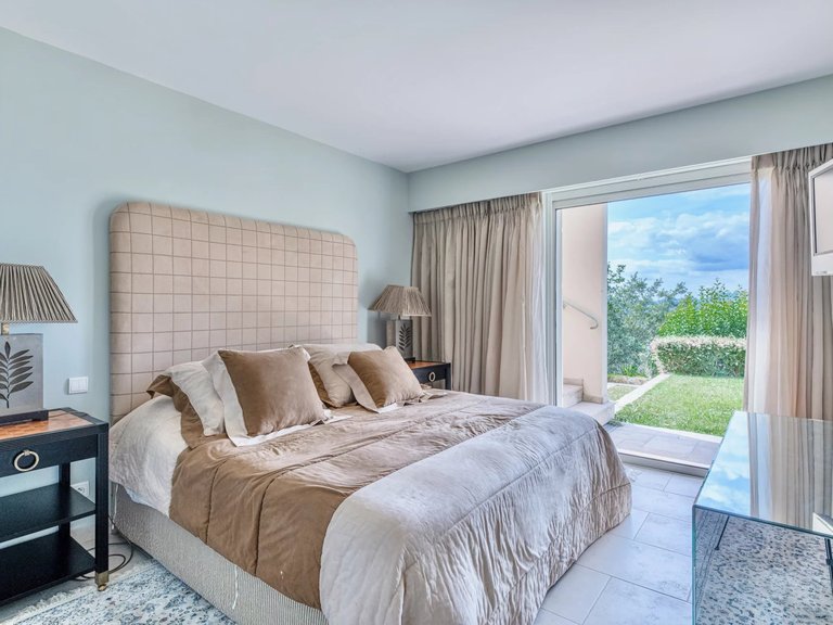 Villa for Sale in Cannes, Cannes Area 10