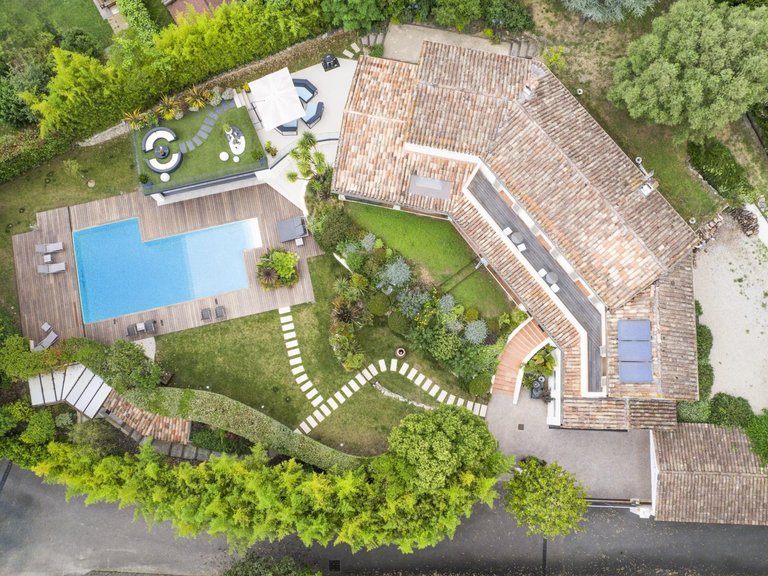 Villa for Sale in Vence, Vence, St. Paul Area 1