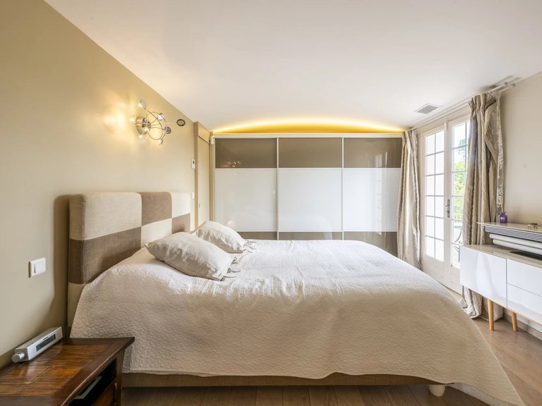 Villa for Sale in Vence, Vence, St. Paul Area 2