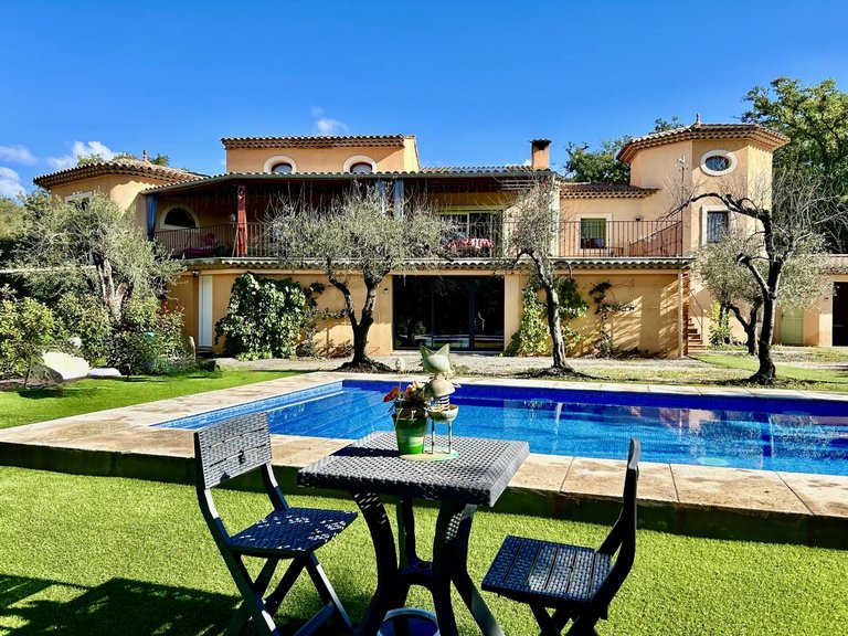 Villa for Sale in St Cezaire Sur Siagne, Mougins, Valbonne, Grasse Area 2