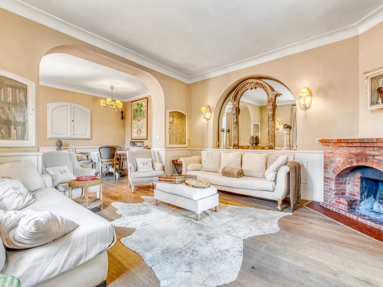 Villa for Sale in Antibes, Antibes Area 3