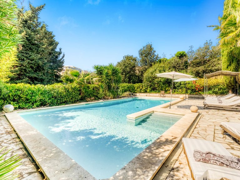 Villa for Sale in Antibes, Antibes Area 8
