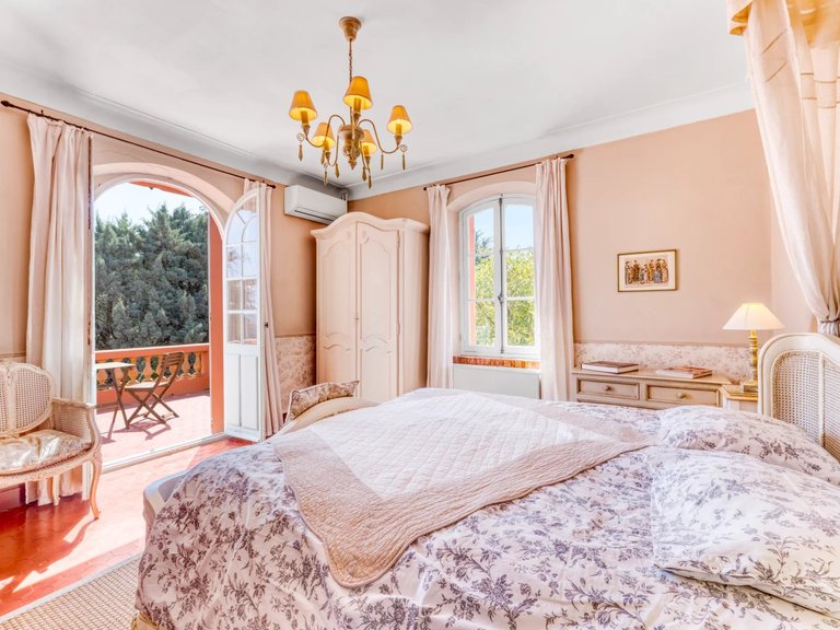 Villa for Sale in Antibes, Antibes Area 18