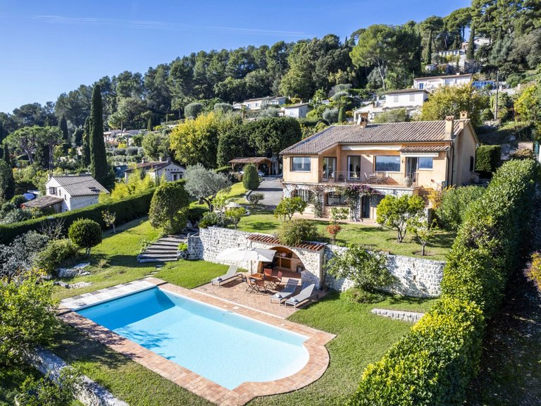 Villa for Sale in La Colle Sur Loup, Vence, St. Paul Area 1