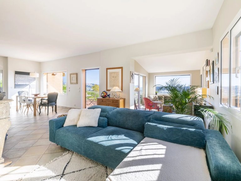 Villa for Sale in La Colle Sur Loup, Vence, St. Paul Area 8