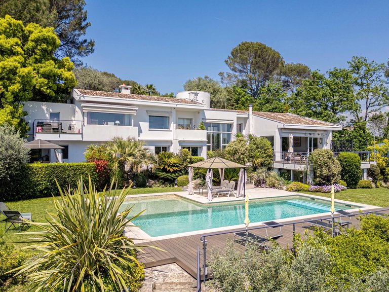 Villa for Sale in Valbonne, Mougins, Valbonne, Grasse Area 1
