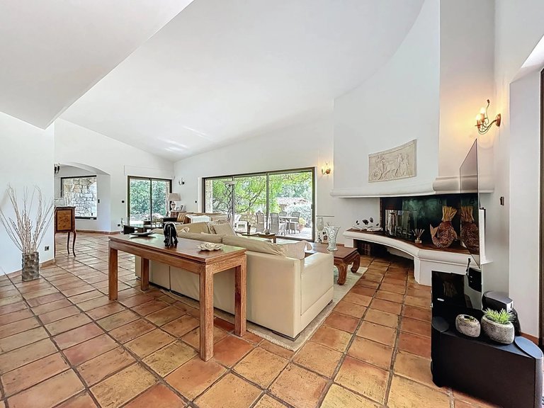 Villa for Sale in Fayence, Var Countryside (fayence, Lorgues, Cotignac) 9