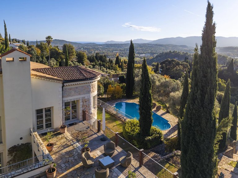 Villa for Sale in Grasse, Mougins, Valbonne, Grasse Area 1