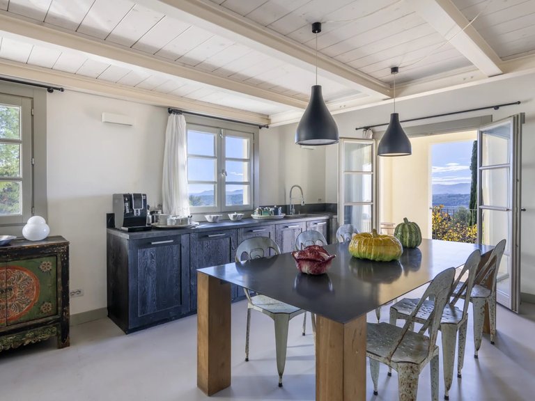Villa for Sale in Grasse, Mougins, Valbonne, Grasse Area 10