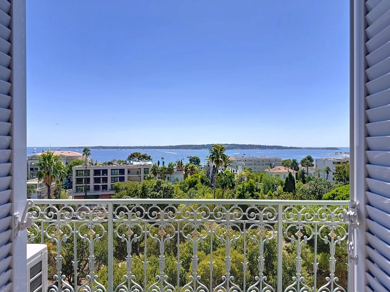 Apartment for Sale in Cannes, Cannes Area 2