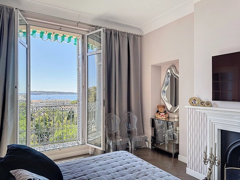 Apartment for Sale in Cannes, Cannes Area 12