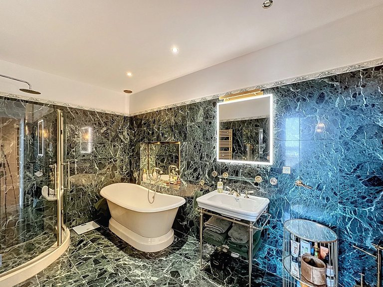 Apartment for Sale in Cannes, Cannes Area 14