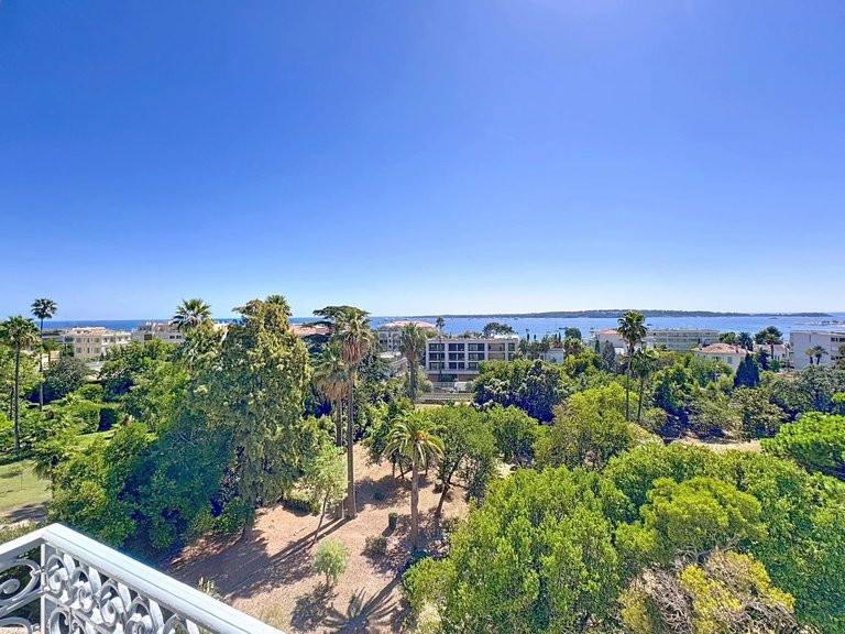 Apartment for Sale in Cannes, Cannes Area 17