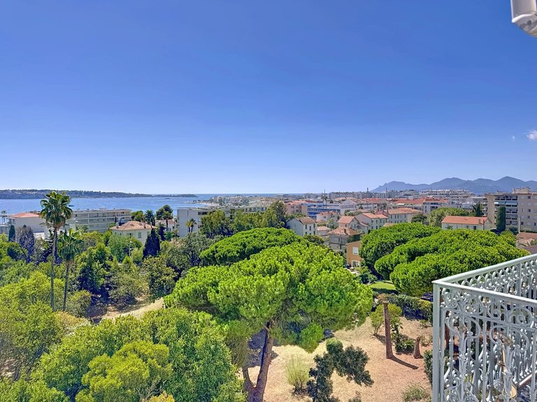 Apartment for Sale in Cannes, Cannes Area 3