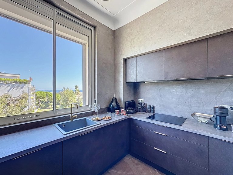 Apartment for Sale in Cannes, Cannes Area 8
