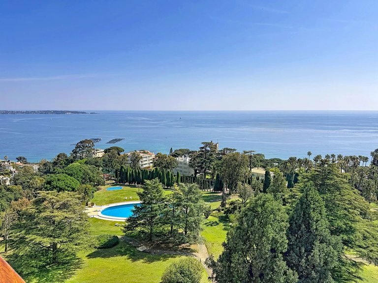 Apartment for Sale in Cannes, Cannes Area 1
