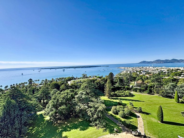Apartment for Sale in Cannes, Cannes Area 18