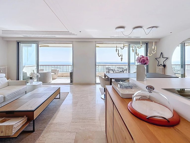 Apartment for Sale in Cannes, Cannes Area 3