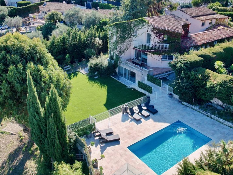 Villa for Sale in Cannes, Cannes Area 1