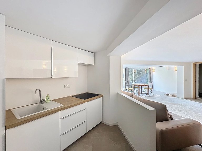 Villa for Sale in Cannes, Cannes Area 15