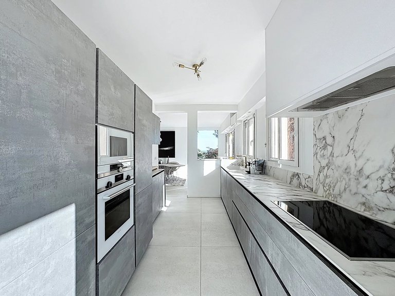 Villa for Sale in Cannes, Cannes Area 19