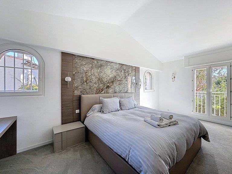 Villa for Sale in Cannes, Cannes Area 20