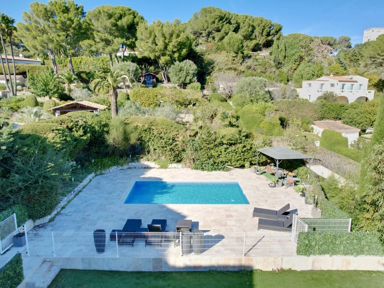 Villa for Sale in Cannes, Cannes Area 4
