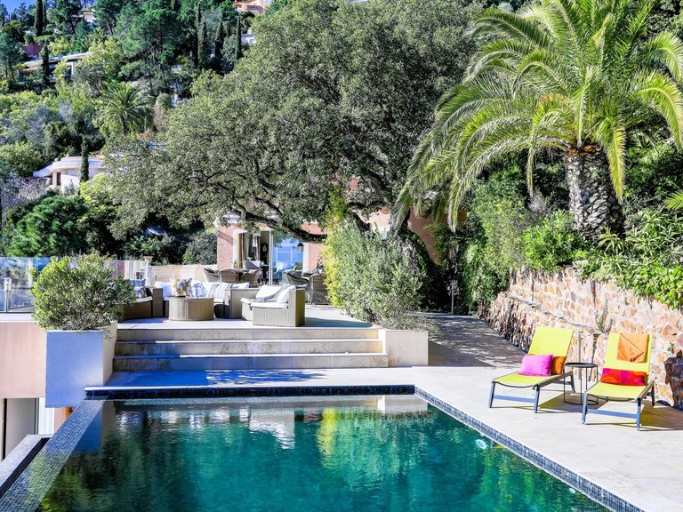 Villa for Sale in Theoule Sur Mer, Cannes Area 3