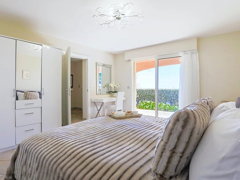 Villa for Sale in Theoule Sur Mer, Cannes Area 18