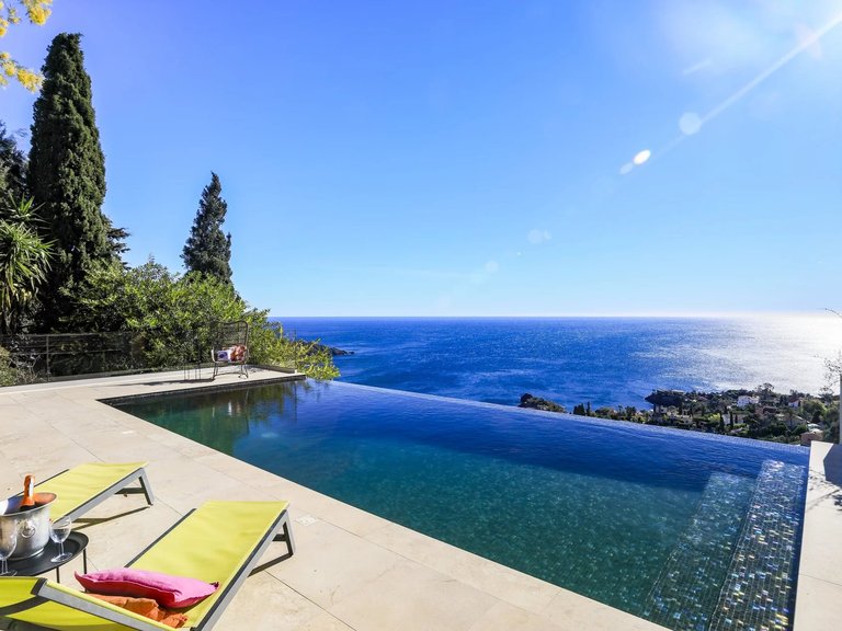 Villa for Sale in Theoule Sur Mer, Cannes Area 4