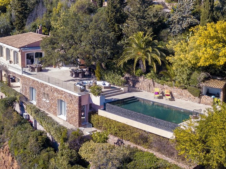 Villa for Sale in Theoule Sur Mer, Cannes Area 5