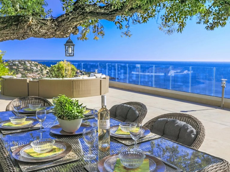 Villa for Sale in Theoule Sur Mer, Cannes Area 9