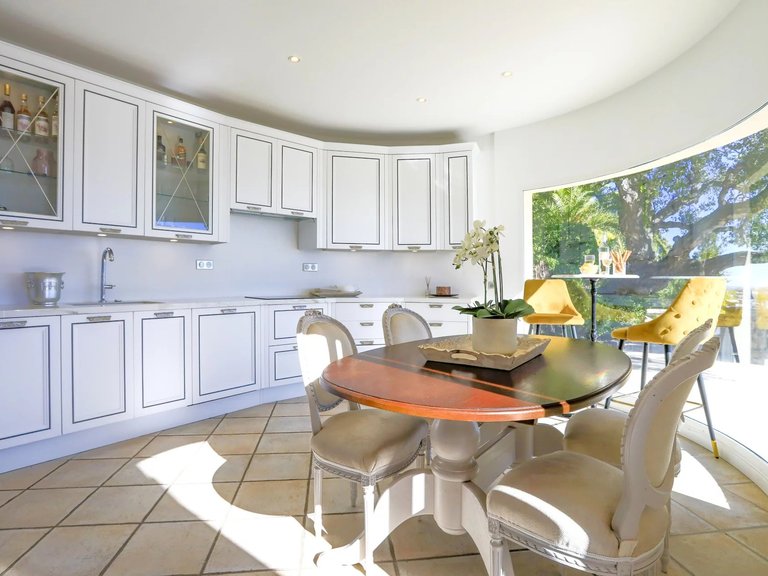 Villa for Sale in Theoule Sur Mer, Cannes Area 11