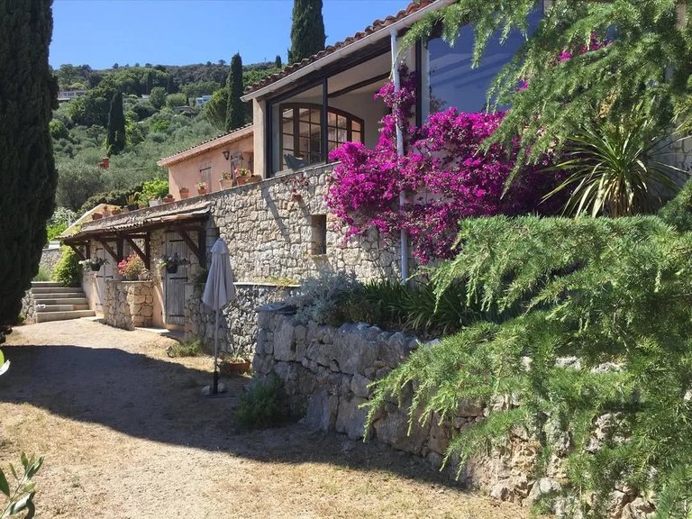 Villa for Sale in Speracedes, Mougins, Valbonne, Grasse Area 1