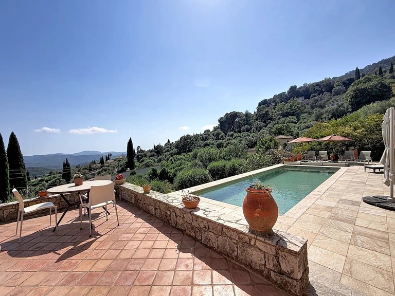 Villa for Sale in Speracedes, Mougins, Valbonne, Grasse Area 2