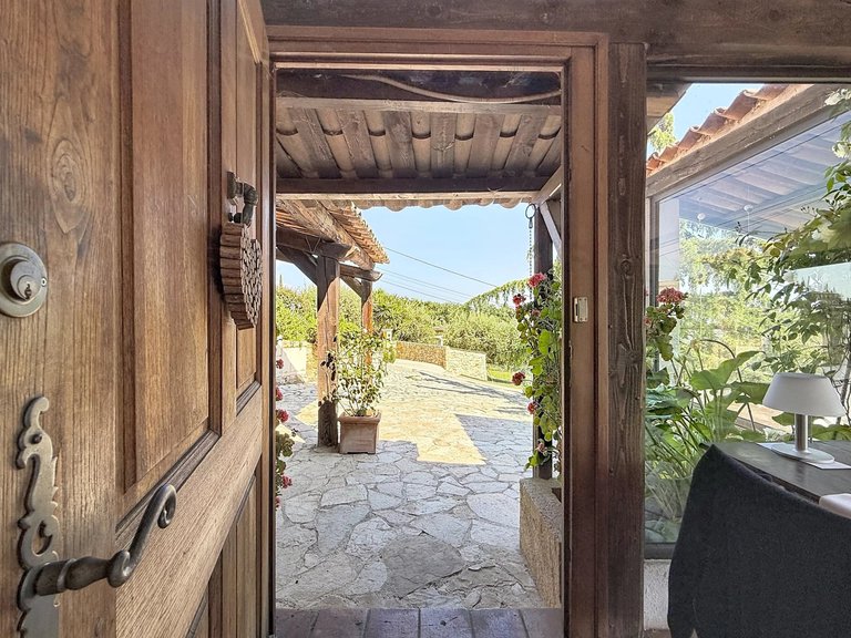 Villa for Sale in Speracedes, Mougins, Valbonne, Grasse Area 12