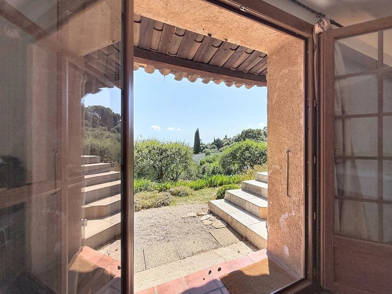 Villa for Sale in Speracedes, Mougins, Valbonne, Grasse Area 15