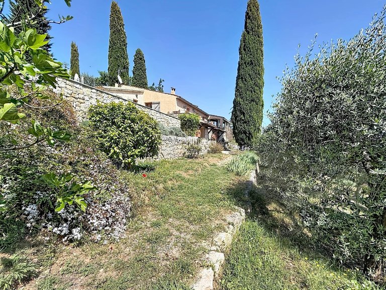 Villa for Sale in Speracedes, Mougins, Valbonne, Grasse Area 16