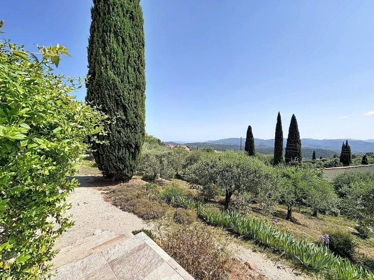 Villa for Sale in Speracedes, Mougins, Valbonne, Grasse Area 17