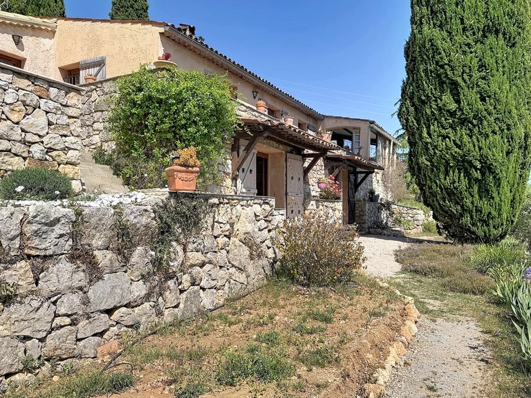 Villa for Sale in Speracedes, Mougins, Valbonne, Grasse Area 18