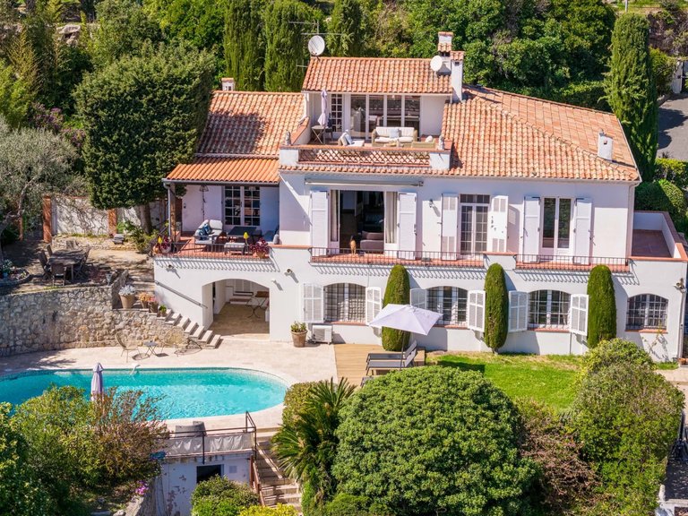 Villa for Sale in Cannes, Cannes Area 2