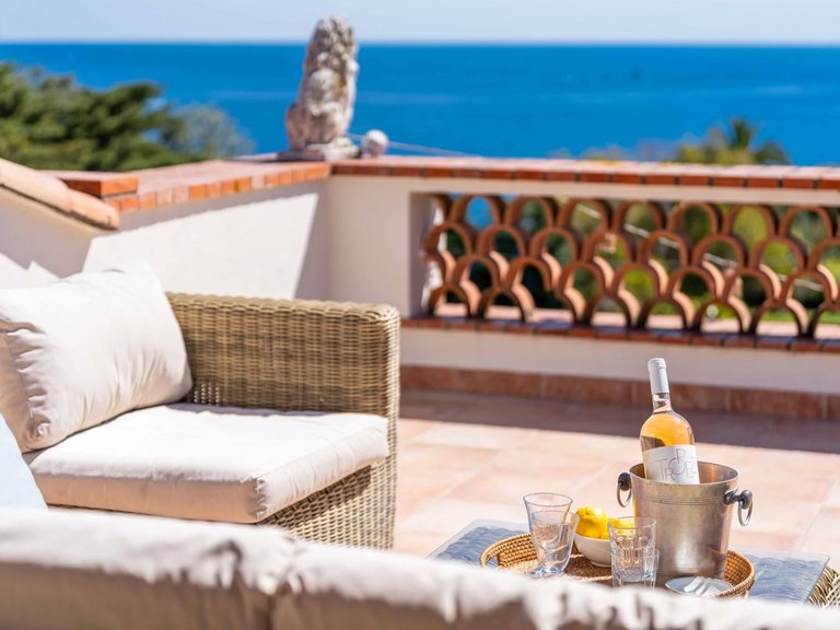 Villa for Sale in Cannes, Cannes Area 13