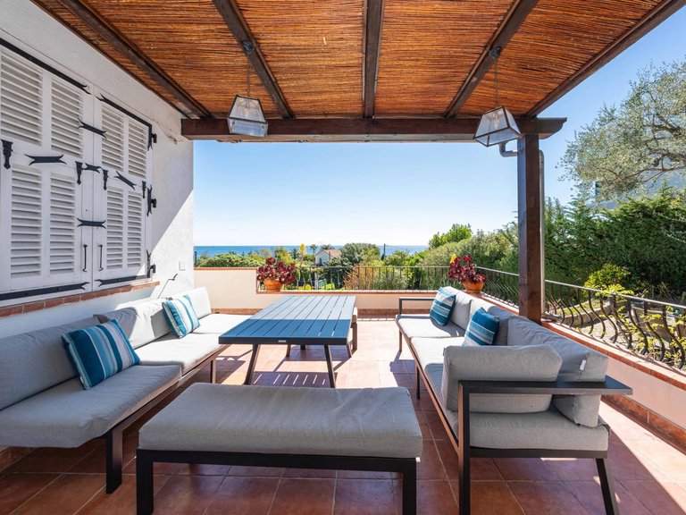 Villa for Sale in Cannes, Cannes Area 19