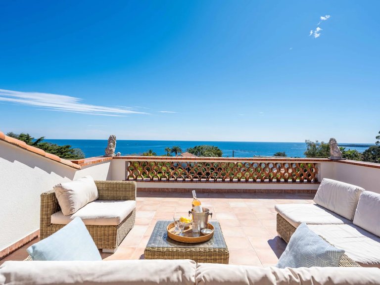Villa for Sale in Cannes, Cannes Area 3