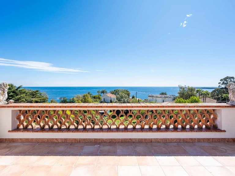 Villa for Sale in Cannes, Cannes Area 10