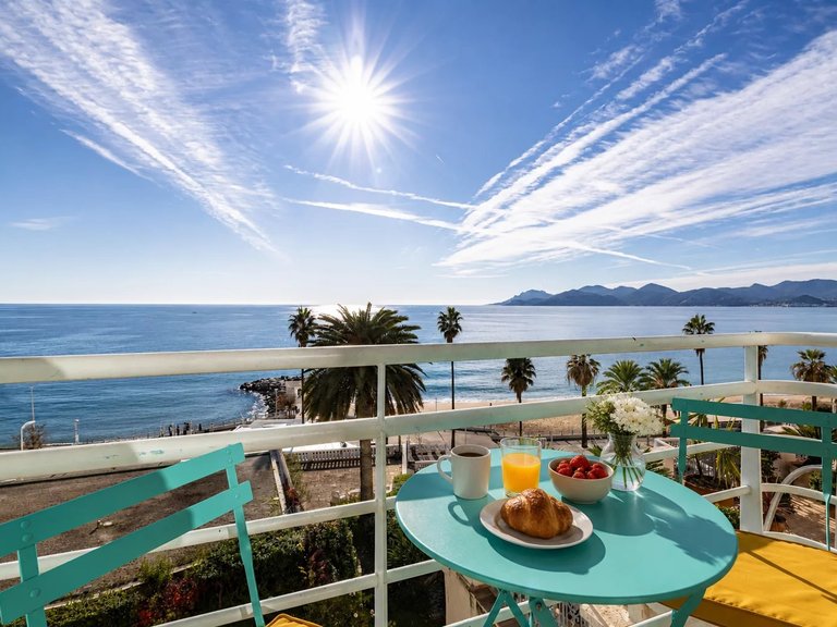 Apartment for Sale in Cannes, Cannes Area 11