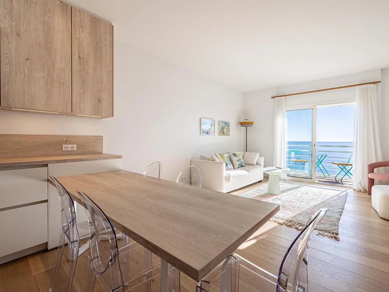 Apartment for Sale in Cannes, Cannes Area 4