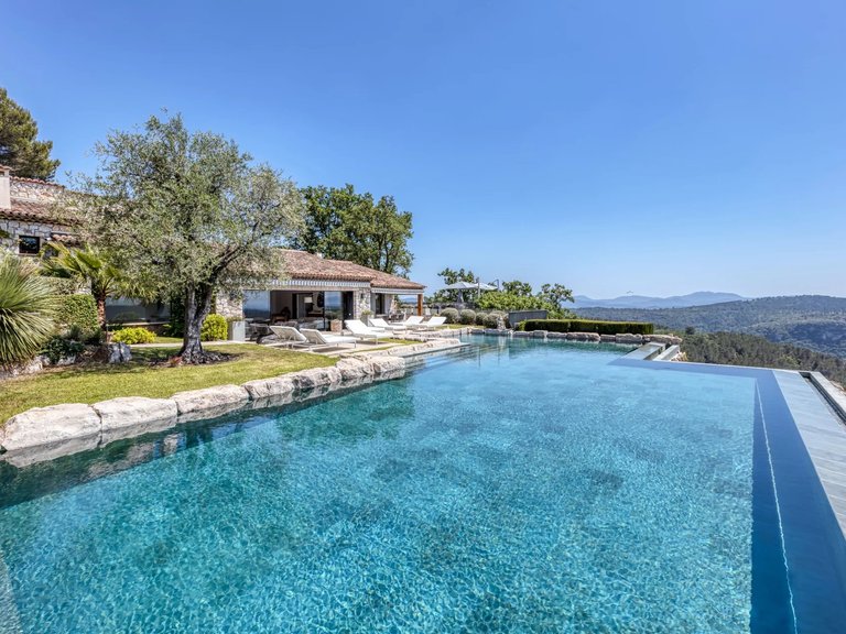 Villa for Sale in St Cezaire Sur Siagne, Mougins, Valbonne, Grasse Area 2