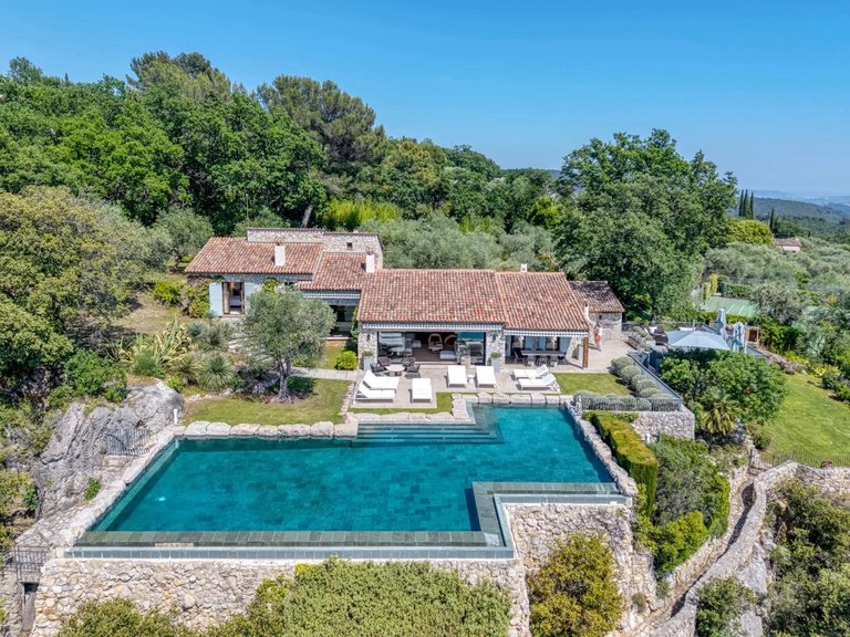 Villa for Sale in St Cezaire Sur Siagne, Mougins, Valbonne, Grasse Area 3
