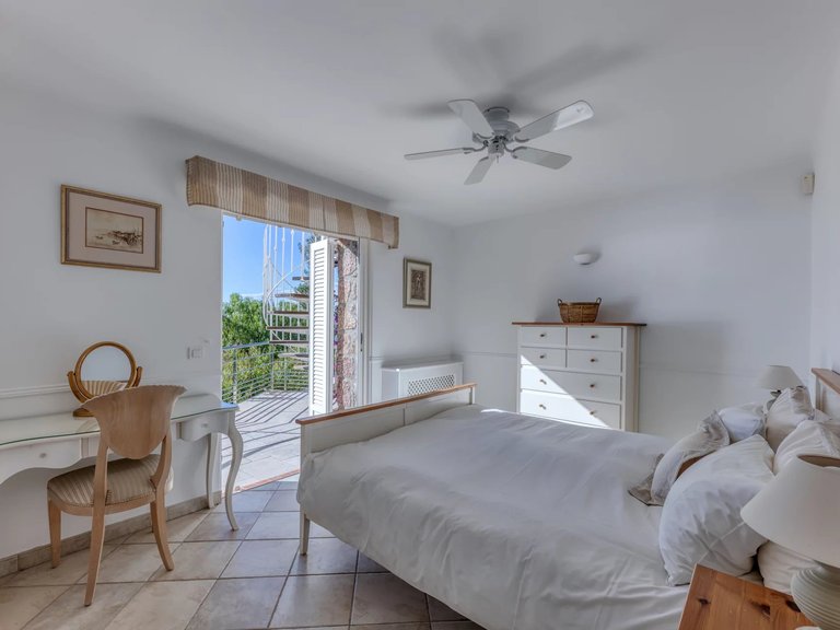 Villa for Sale in Theoule Sur Mer, Cannes Area 20